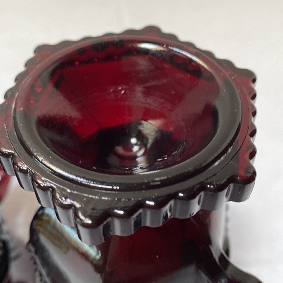 Avon Vintage Cape Cod coffee mugs. Set of 2. Ruby red. Beautiful detail. - Picture 6 of 9